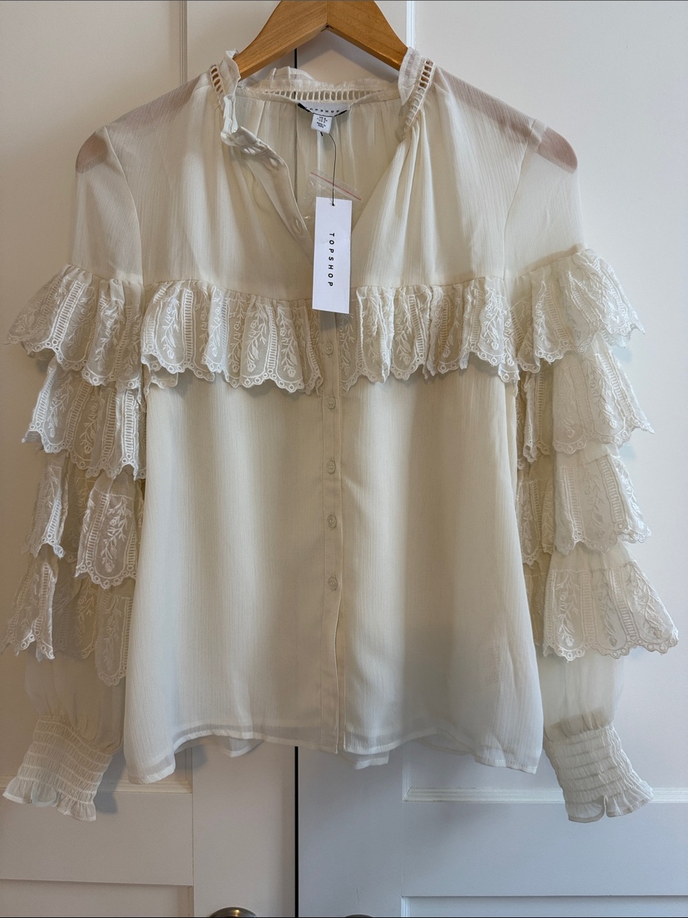 Topshop NWT Ivory Lace Ruffle Blouse | Romantic Tiered Sleeves | US 4